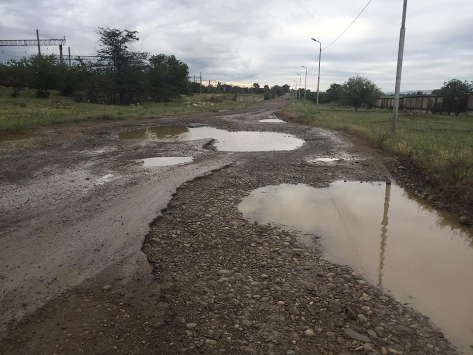 This image has an empty alt attribute; its file name is 1.2-Typical-secondary-road-in-Georgia-on-my-way-to-Azerbaijan-10-juni.jpg